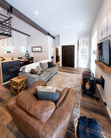Silver_Fir_Loft_ - _Snoqualmie_Summit_2_living_room_06_wide_angle